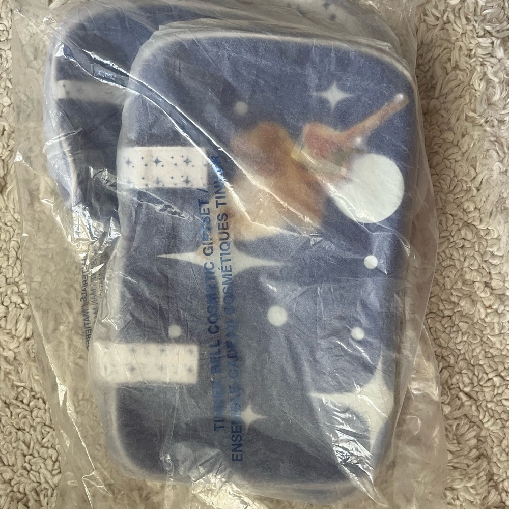 2009 Disney Avon Tinker Bell Cosmetic Gift Set